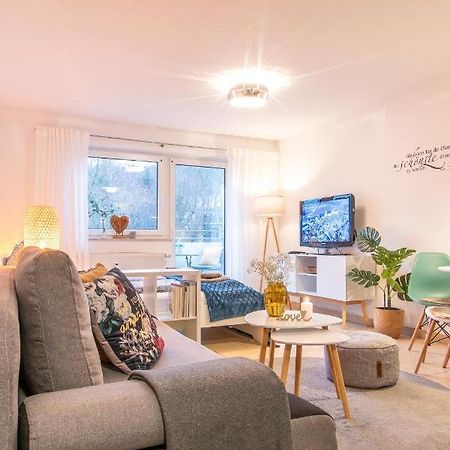 Modernes Apartment im Grünen,WLAN, TV, Kaffee, Parken Schwarzenberg/Erzgebirge Exterior foto