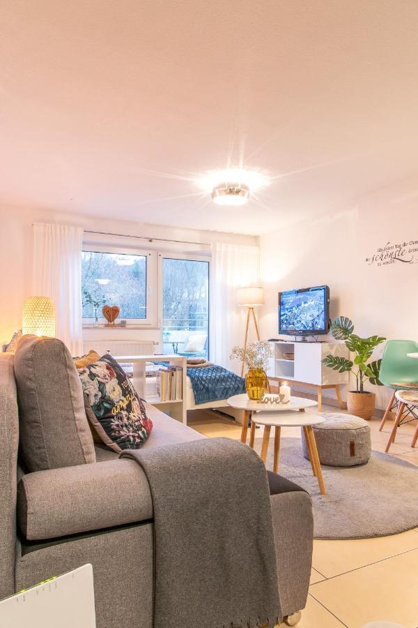 Modernes Apartment im Grünen,WLAN, TV, Kaffee, Parken Schwarzenberg/Erzgebirge Exterior foto