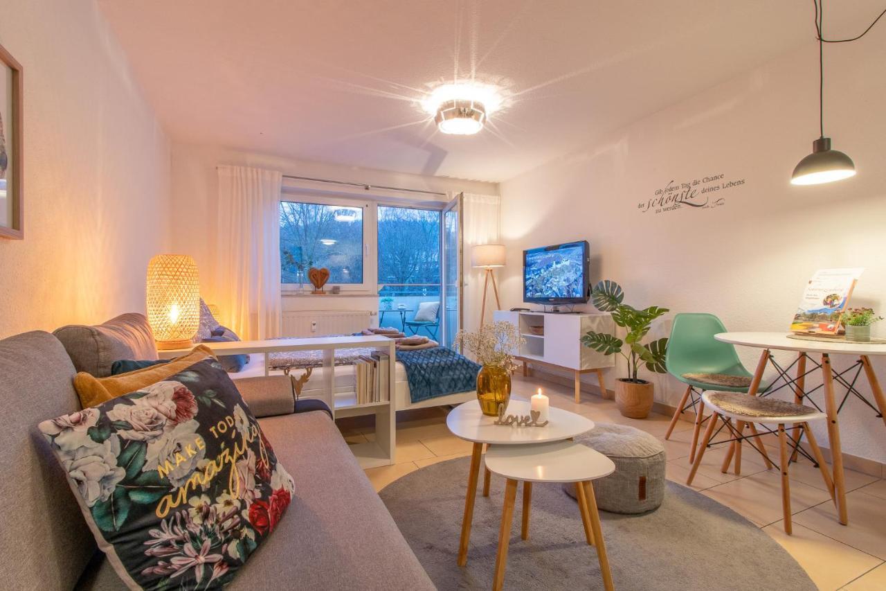 Modernes Apartment im Grünen,WLAN, TV, Kaffee, Parken Schwarzenberg/Erzgebirge Exterior foto