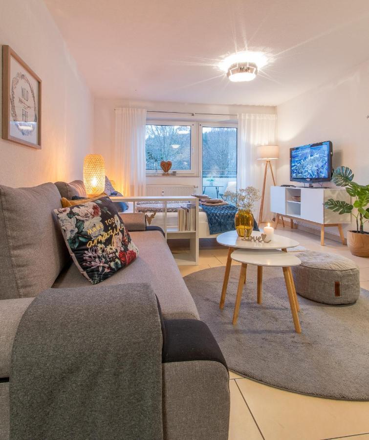 Modernes Apartment im Grünen,WLAN, TV, Kaffee, Parken Schwarzenberg/Erzgebirge Exterior foto